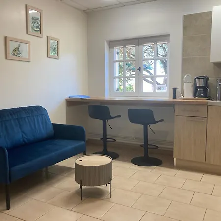 Les Bougainvillees De Camargue Villetelle Room photo