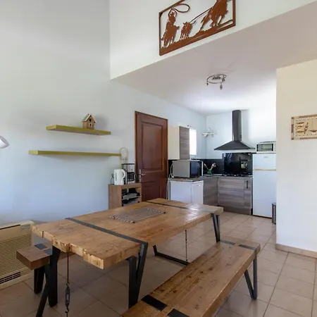 Les Bougainvillees De Camargue Villetelle Room photo