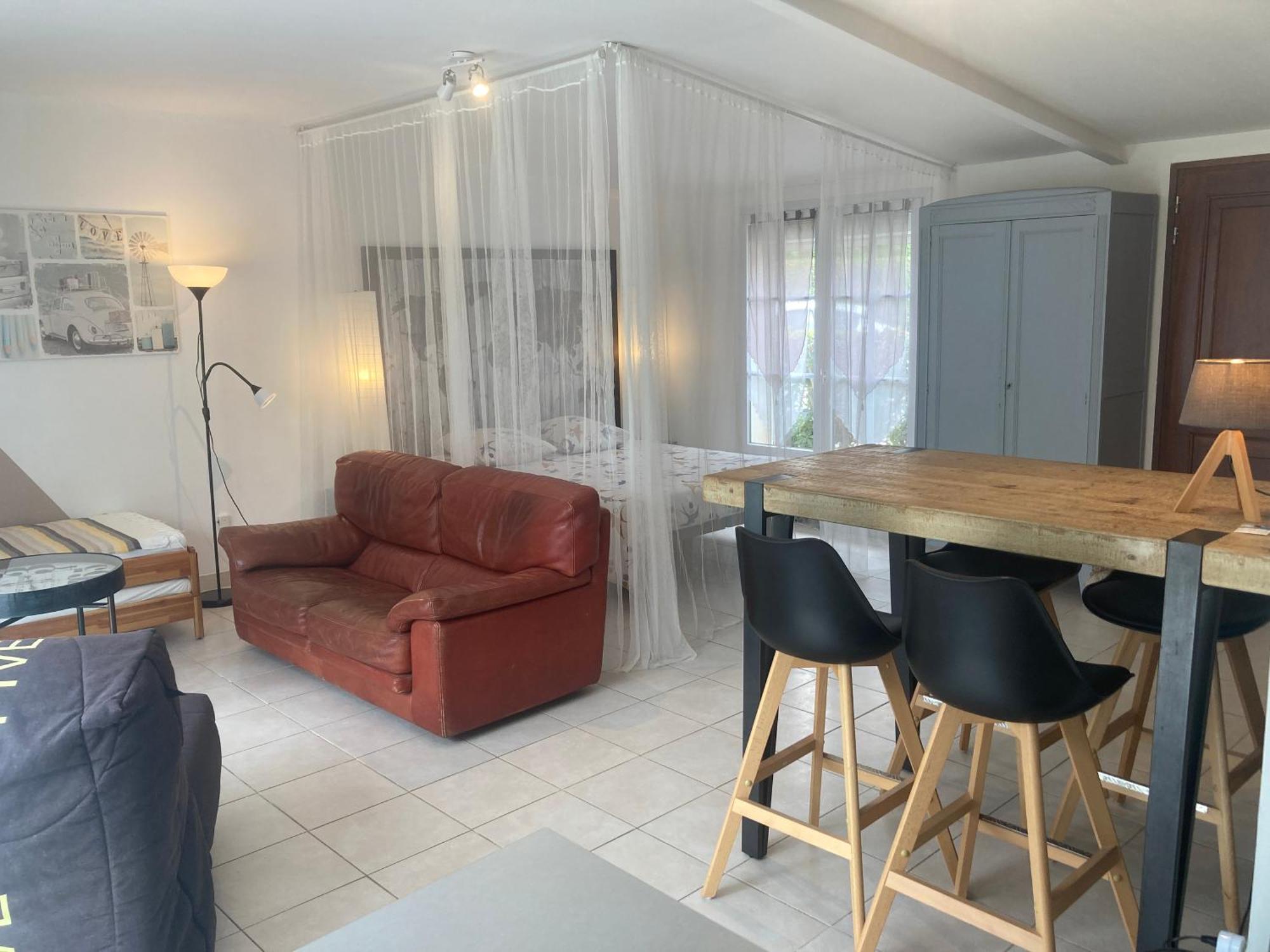 Les Bougainvillees De Camargue Holiday home Villetelle