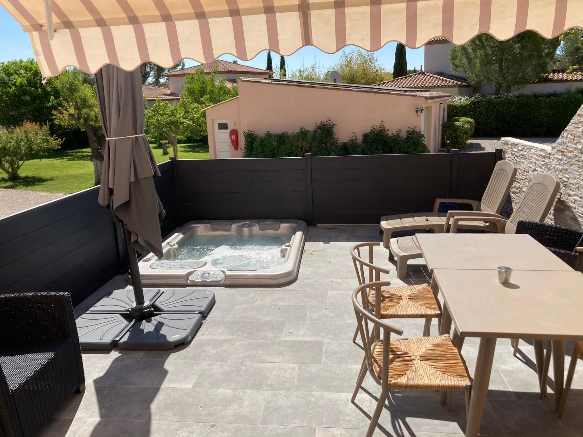 Les Bougainvillees De Camargue Holiday home *