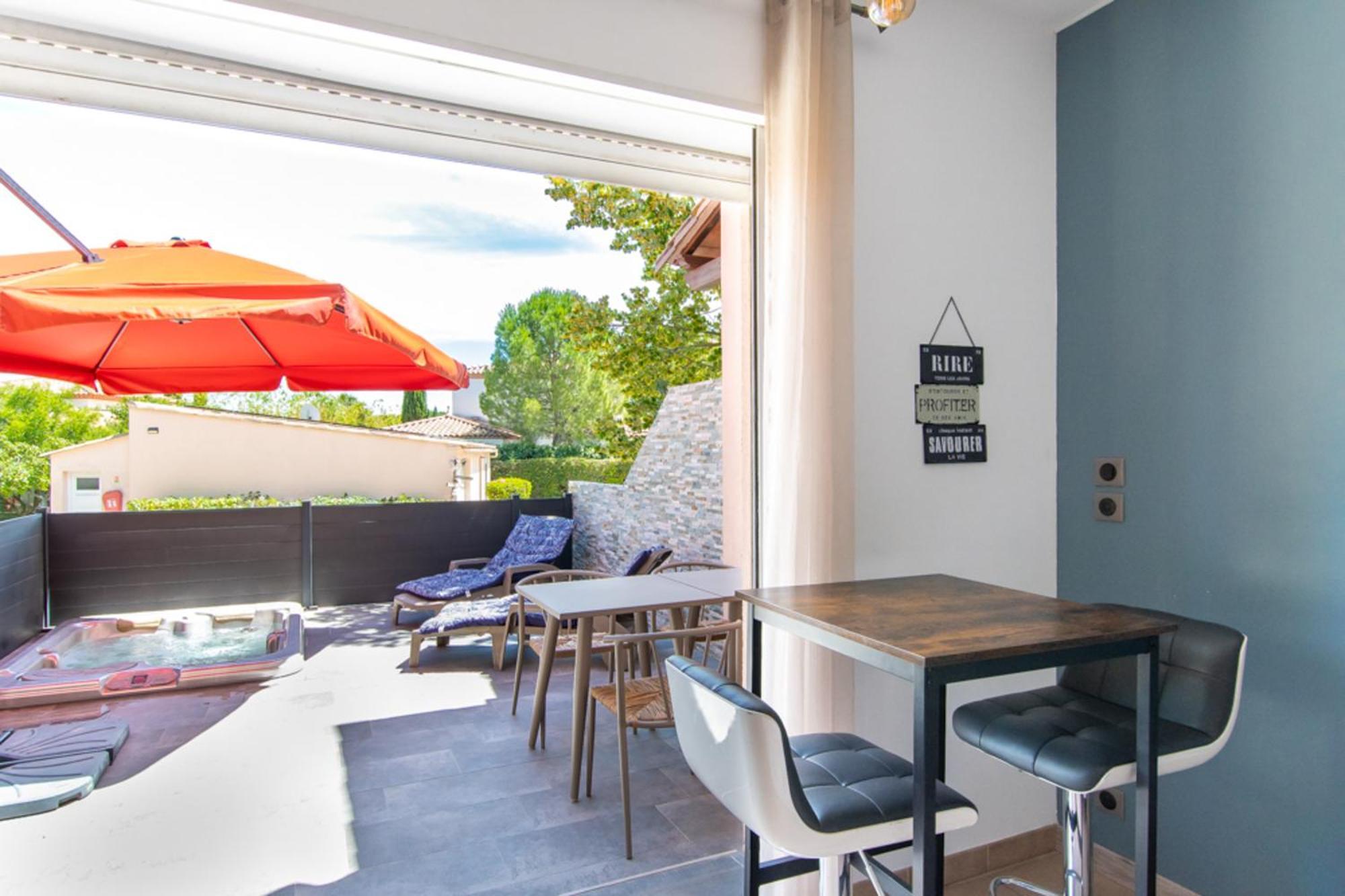 Les Bougainvillees De Camargue Holiday home Villetelle