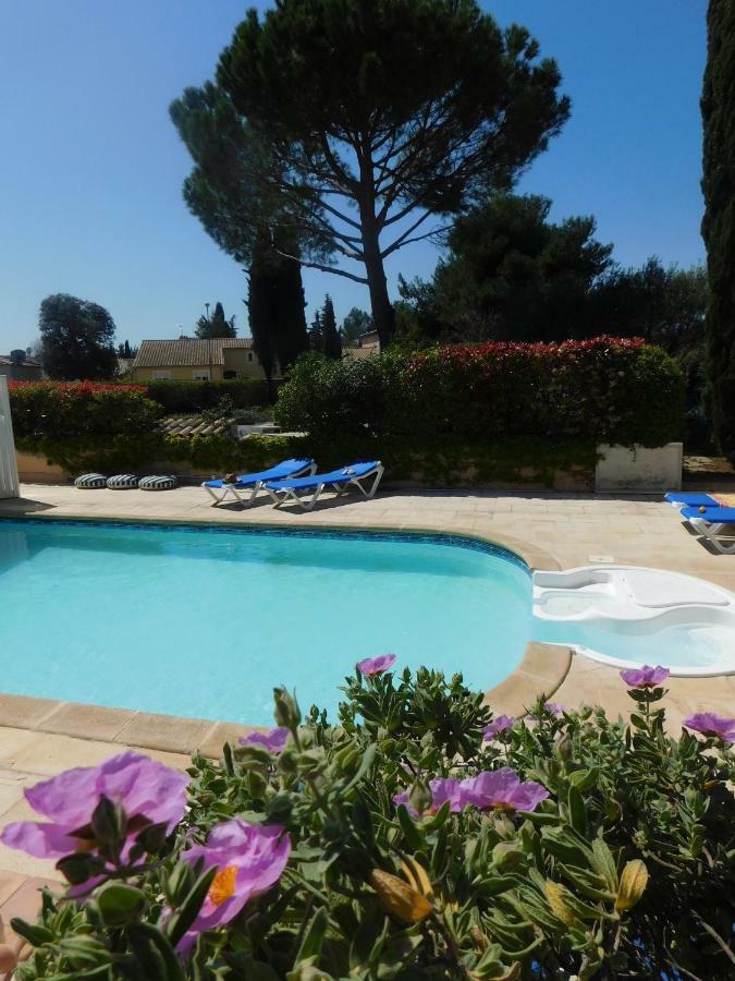 Les Bougainvillees De Camargue Holiday home *
