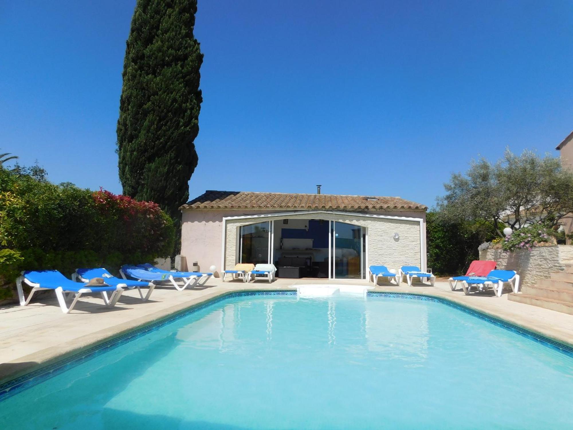 Les Bougainvillees De Camargue Holiday home *